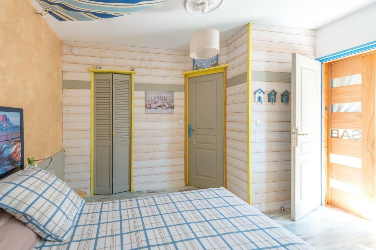 L'Escale Marine - Couette Et Cafe Panzió La Rochelle  Kültér fotó