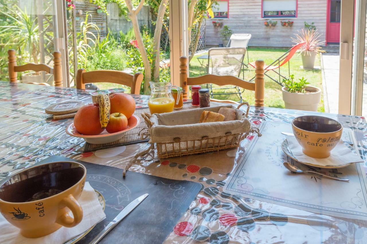 L'Escale Marine - Couette Et Cafe Panzió La Rochelle  Kültér fotó