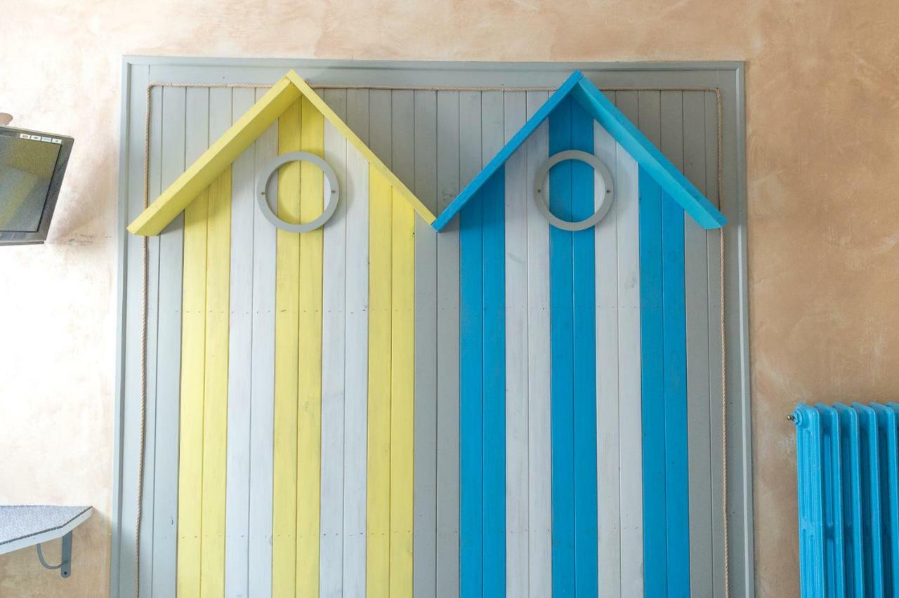 L'Escale Marine - Couette Et Cafe Panzió La Rochelle  Kültér fotó